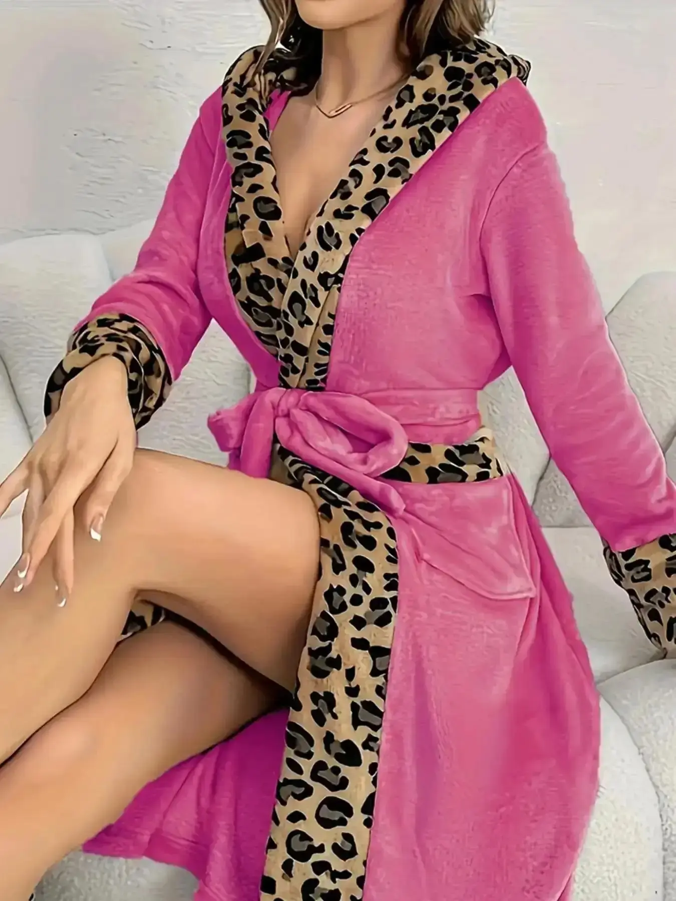 Women's Leopard Print Soft Flannel Bathrobe, Hooded Belted Robe with Pockets, Casual Loose Fall Winter Home Wear Loungewear, Lightweight Sleepwear Womenswear, Long Sleeve High Waist Outerwear Slim Fit Activewear