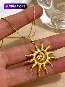 Vintage Sun Totem Pendant Necklace for Women, Stainless Steel Chain Necklace, Charm Necklaces, Fashion Jewelry for Party, Daily Decor, Trendy All-match & Exquisite Jewelry for Birthday Gift, Charms Necklace