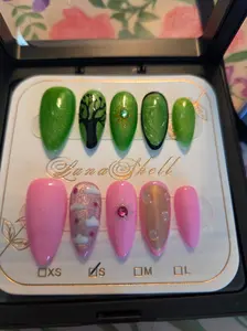 Blush & Emerald Press-On Nails