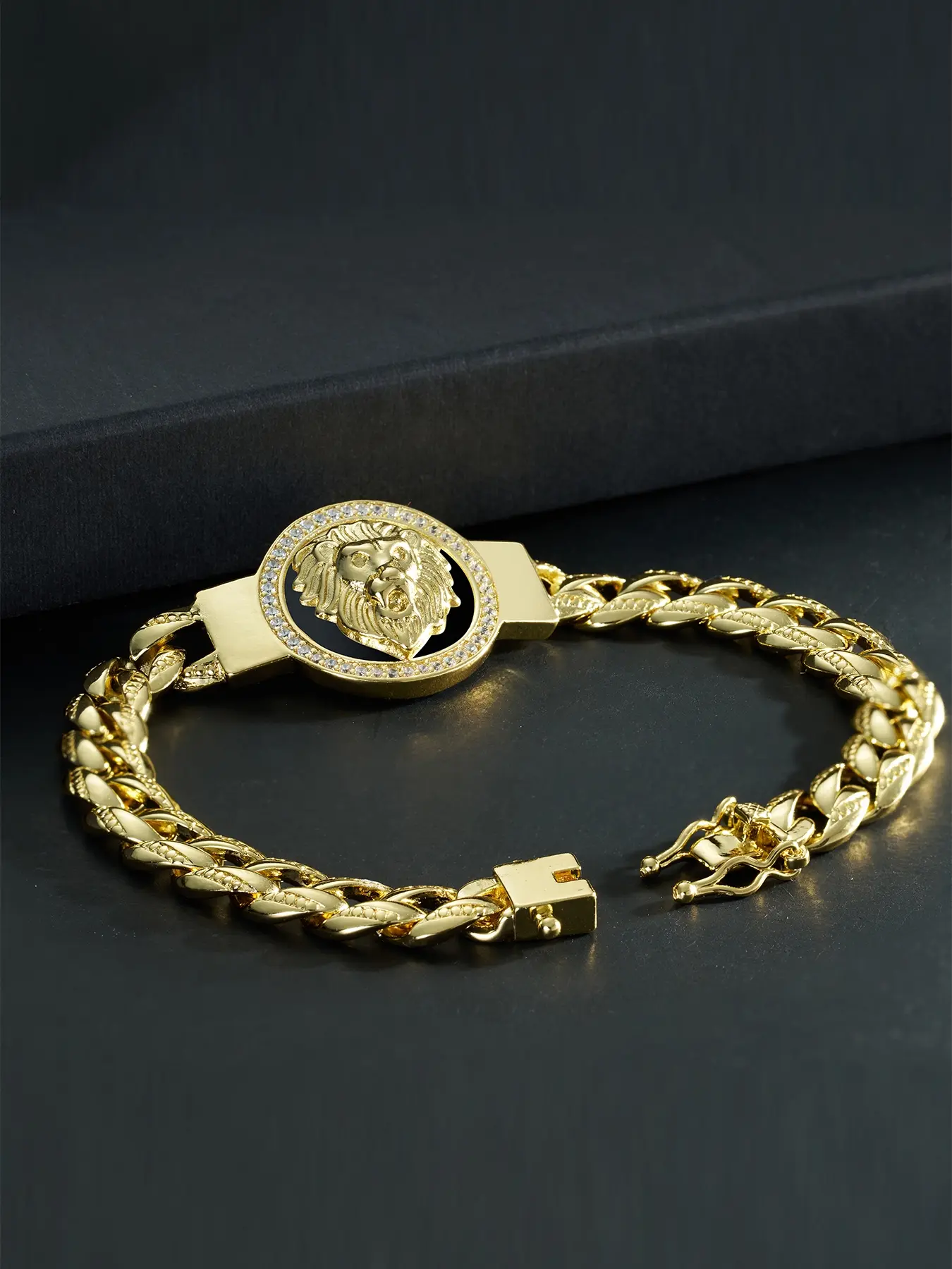 Men's Bold Lion Head Bracelet, Hip Hop Street Style, Vintage Business Wear, Fashion Jewelry Accessory, Gift for Father's Day