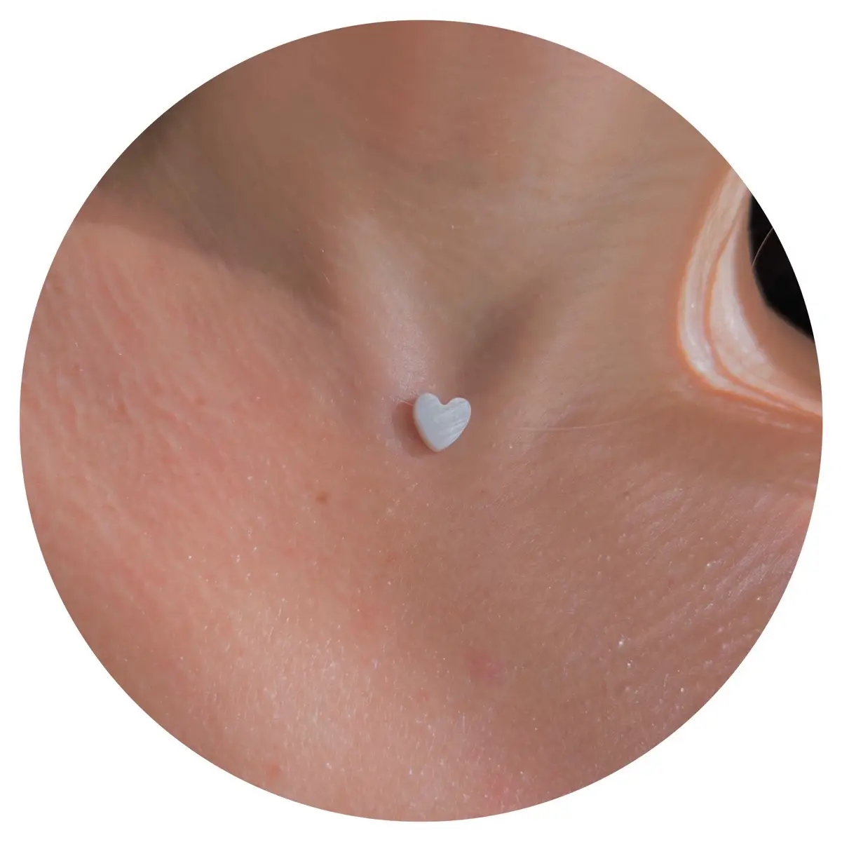 Invisible necklace Illusion choker Floating pearl heart pendant transparent nylon thread handmade jewelry