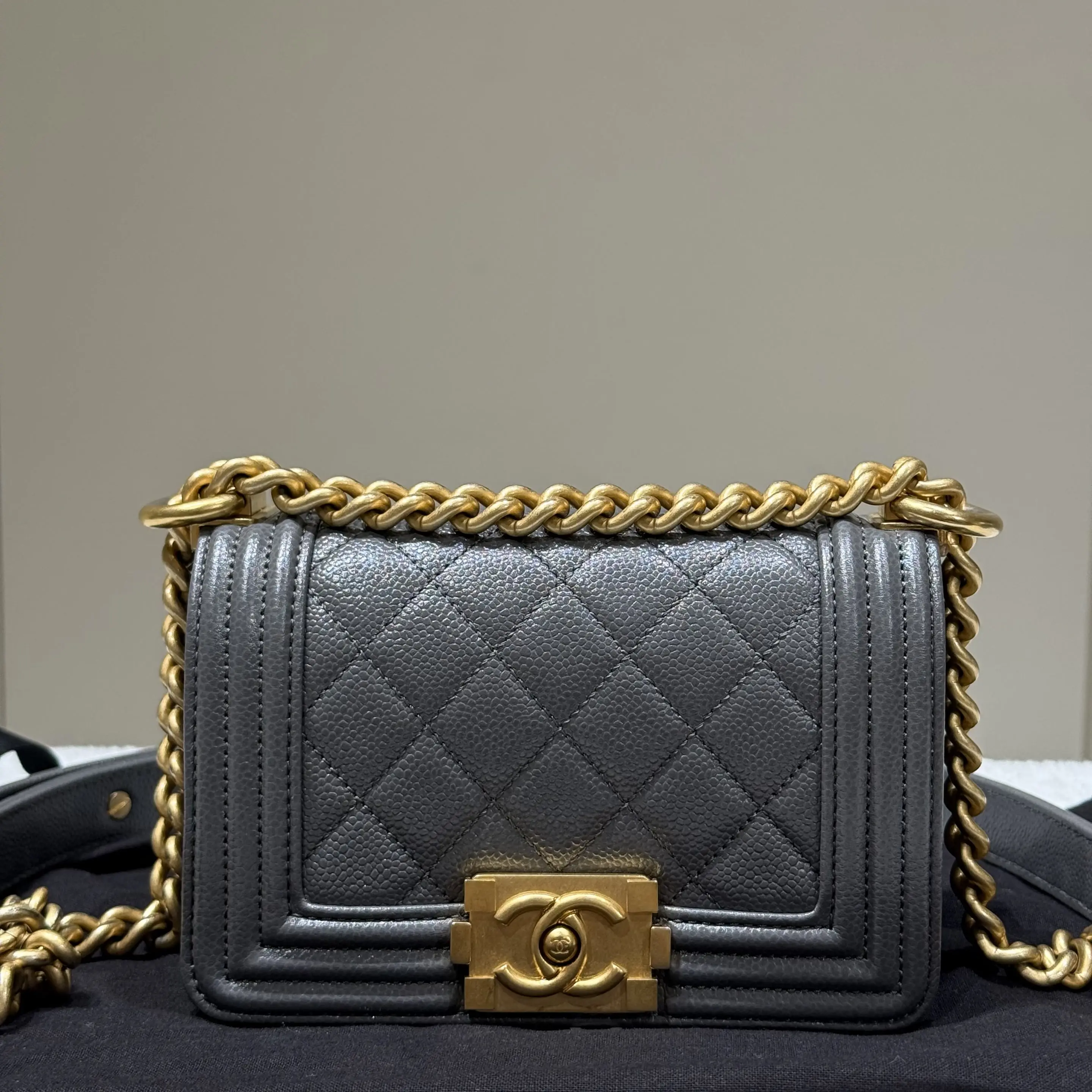 Pre-owned CHANEL leather Shoulder Bags Boy Mini Matelasse Shoulder Bag Gray Women Grey 43316219