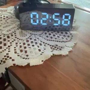 5MP WiFi Camera Clock 2.4g/5G Indoor Security Nanny Cam for Baby Monitor Dog with Motion Detection Night Vision Dual-Band 2.4G/5G Connectivity Smart Features Monitoring