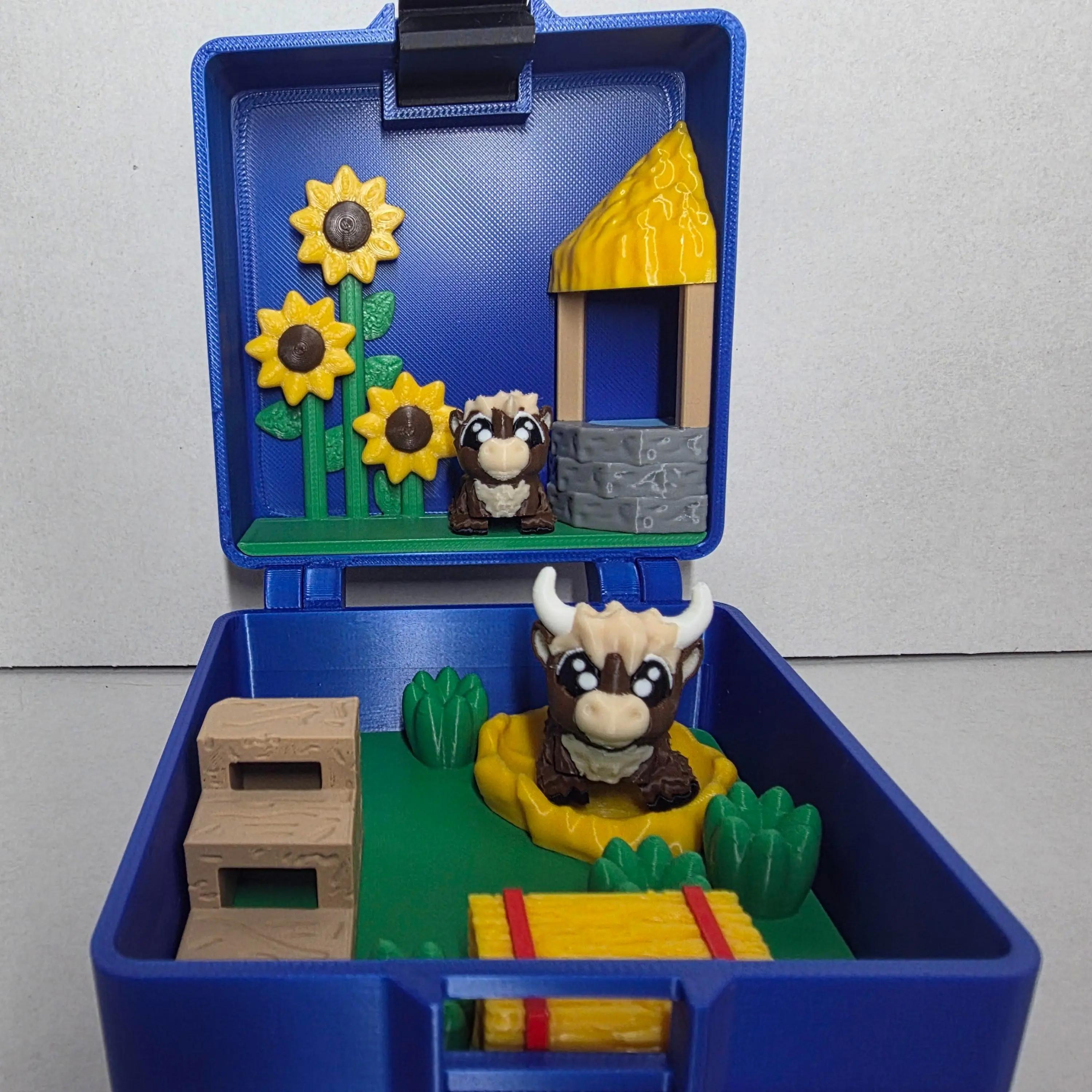 Pocket Farm Playset, Mini Travel Toy, Highland Cow Playset, Screen-Free Kids Activity