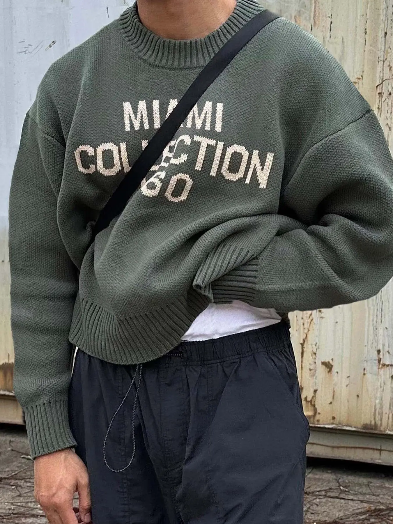 Men's Letter & Figure Print Drop Shoulder Sweater, Loose Casual Long Sleeve Round Neck Jumper for Fall & Winter, Fashion Men's Soft Aesthetic Casual Knitwear for Daily Wear, Winter Warm Pullover, Knit Pullover Top