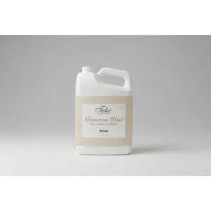 Tyler Candle Company Glamorous Wash - 3.78 Liters / 1 Gallon