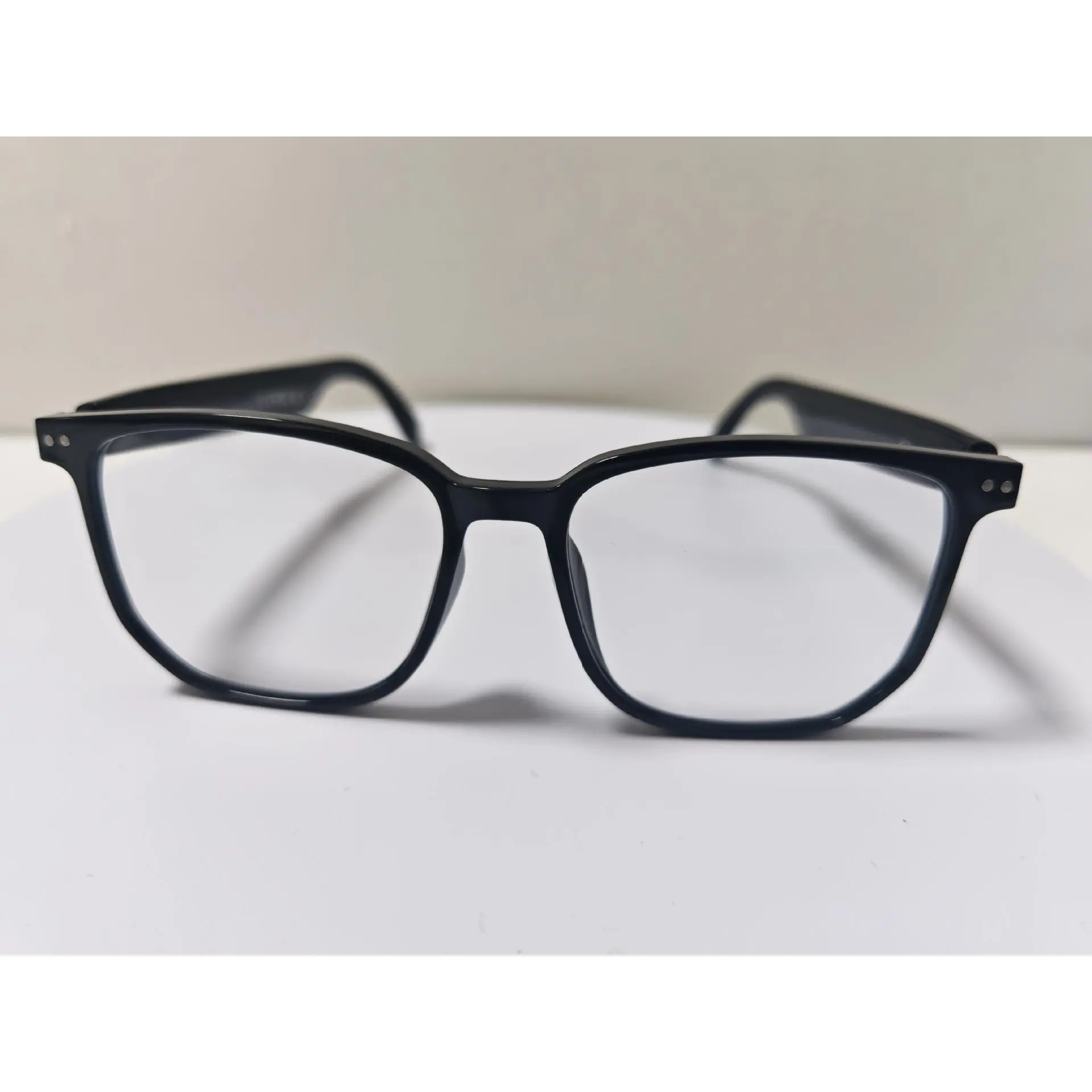 Black frame (color changing lens)