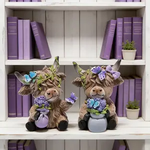 Funny Animal Shaped Indoor Decor, Animal Decorations, Cute Animal Design, Highland Cow Statue, Farmhouse Style Decoration, Resin Material, Perfect for Home Office or Gift