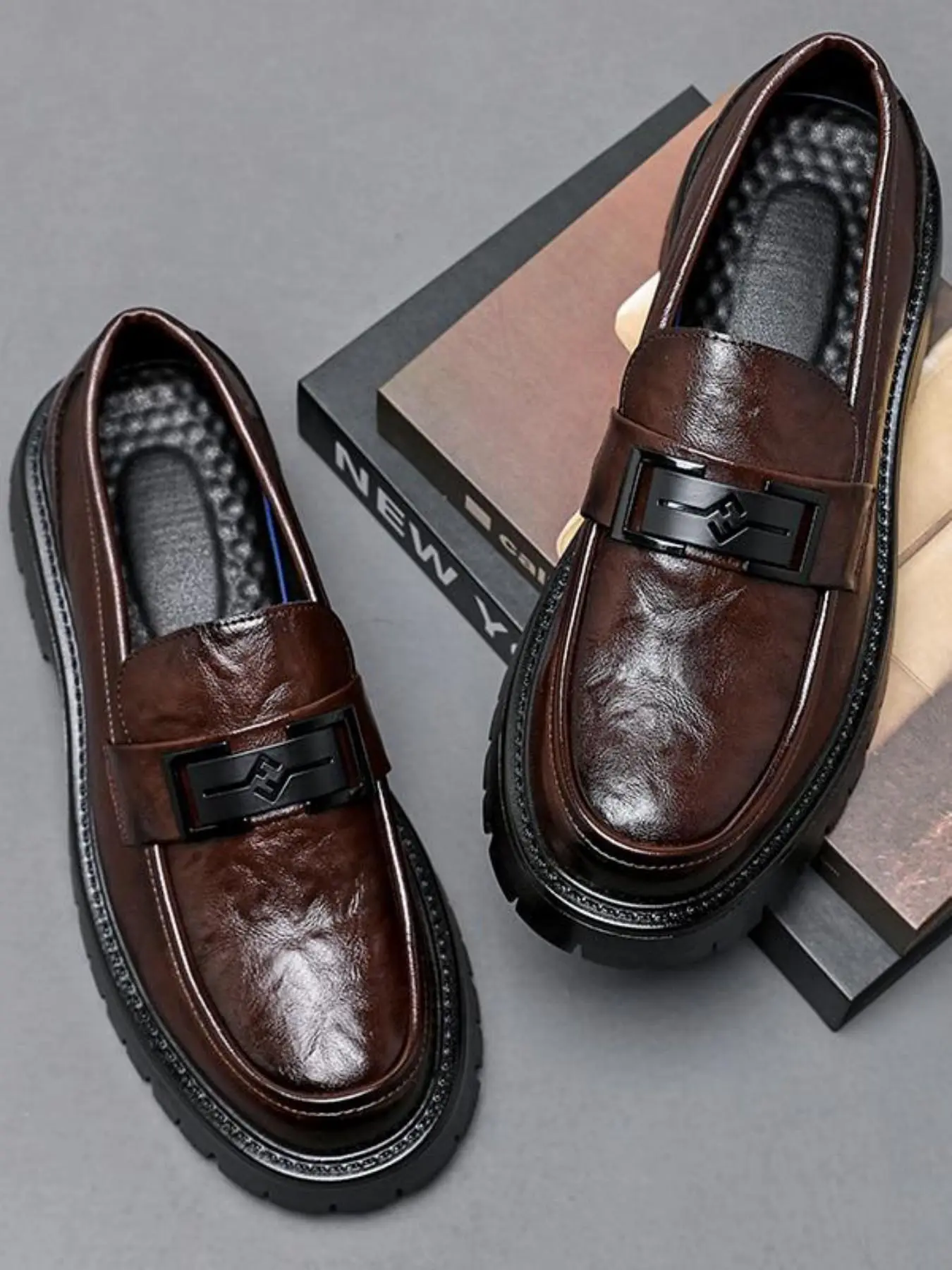 Men's Casual Solid Color Slip-on Loafers, Business Style Office Shoes Comfortable Flat Shoes for Daily Wear, Lightweight Breathable Shoes for Men