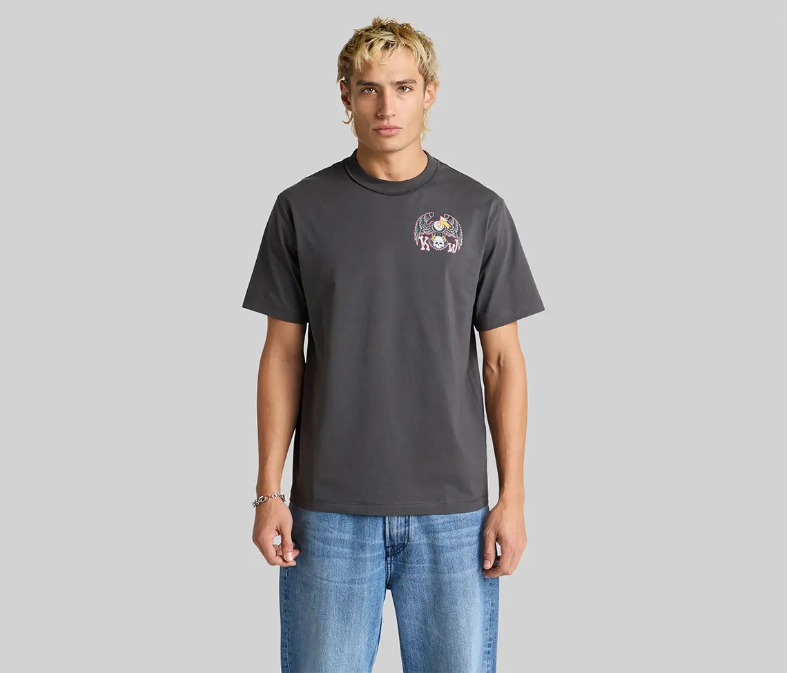 VULTURE REVERSE NECK GRAPHIC TEE  - CHARCOAL