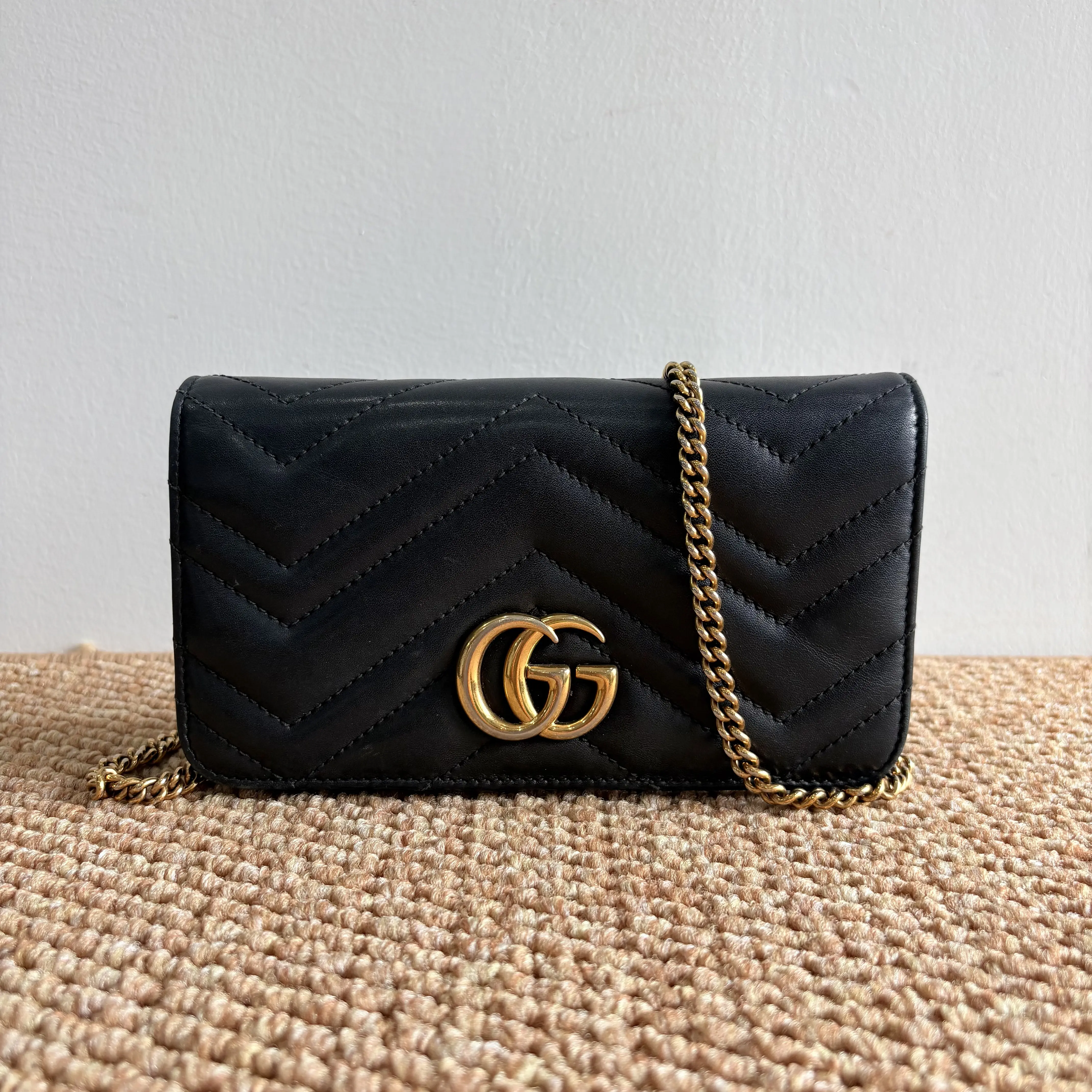 Pre-owned GUCCI Ma Mon V Stitch Ultra Mini Chain Crossbody Bag