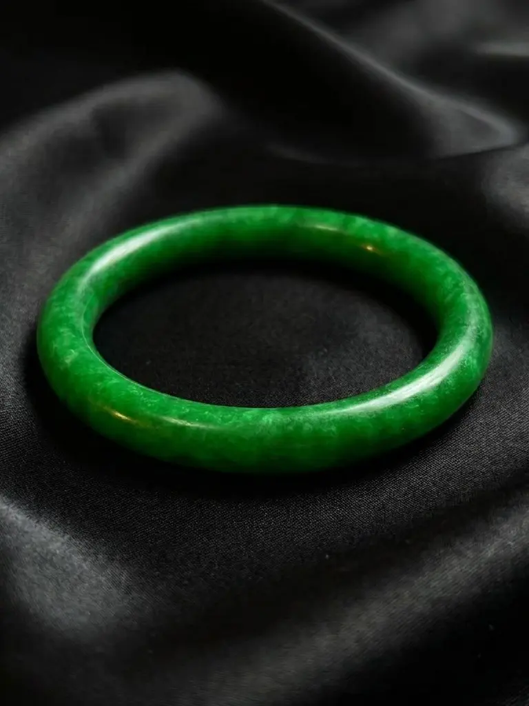 1-Piece Natural Deep Green Untreated Jade Bracelet, 51mm Classic Round Profile High Polish Bangle, Natural Mineral Structure Jewelry