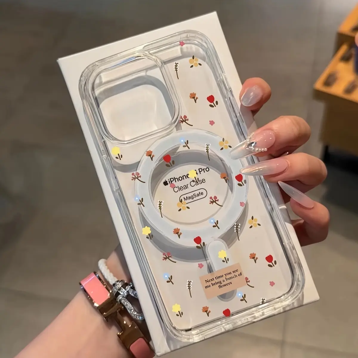 Full-screen small floral Light Beige-touch magnetic mobile phone case, supports wireless charging, suitable for  iPhone 16 Pro Max 15 Plus 14 13 12 11 XR XS mobile phone protective cover