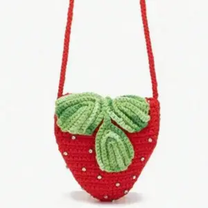 Cute Mini Everyday Purse, Handmade Creative Crochet Strawberry Handbag With Rhinestones Crossbodybag stylish Crossbody Shoulderbag Student Bag Children Bag Perfect for Everyday Outings