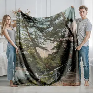 1 piece Spokane Nata Toriimu Park Forest Trail themed flannel blanket - All-season flannel blanket, suitable for sofas and beds, super soft and comfortable, modern design, digitally printed pattern, 100% polyester material, machine washable