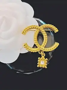 Lock Chain Letter Women's Brooch, Elegant Design, All-Season Accessory, Perfect for Any, Stylish and Unique Jewelry Piece, Jewellery