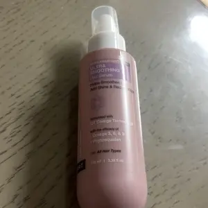 Product Review of Ultra Smoothing Hair Serum – Reduce Frizz & Deep Hydration | Niacinamide + Carbohydrate Complex for Silky, Smooth Hair | Vegan, SLS & Paraben-Free from u**7