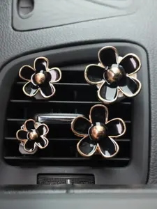 Women's car interior flower four-piece aromatherapy ornaments car air conditioning vent perfume clip Car Fragrance Set