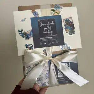 Deluxe Blind Date With A Book