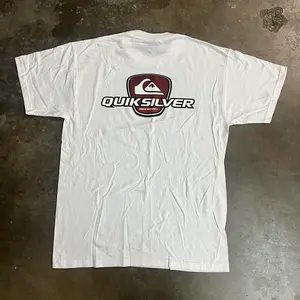 Vintage Y2k Quiksilver Red and White Graphic Center Print Quiksilver Tee Shirt Vintage Y2k Quiksilver Surf and Snow Clothing Co Graphic Vintage