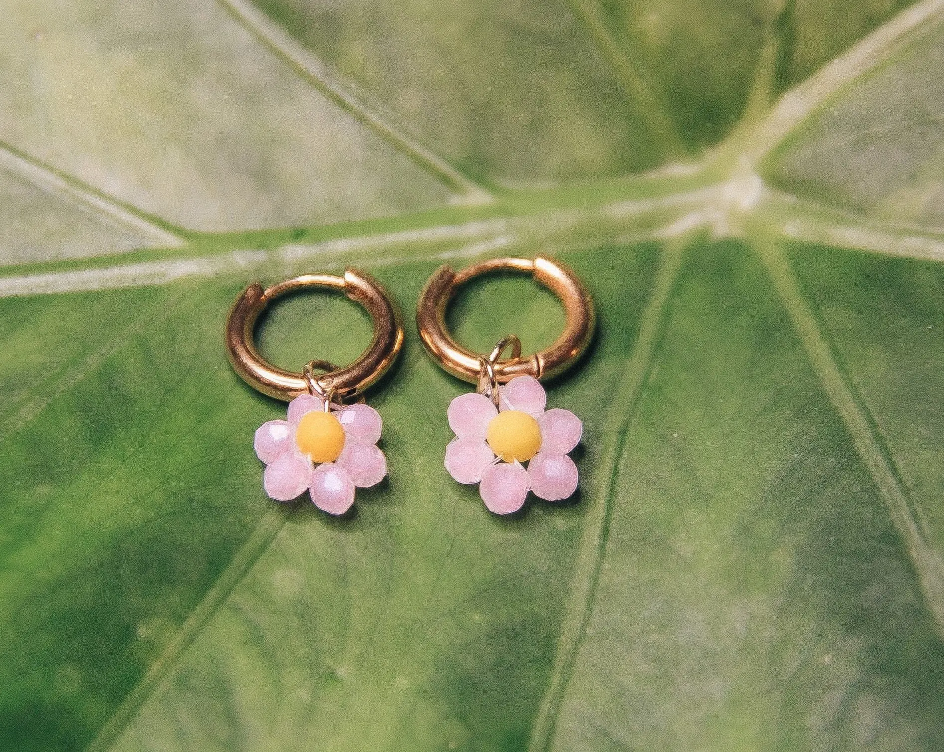 Daisy Earrings (Pink)