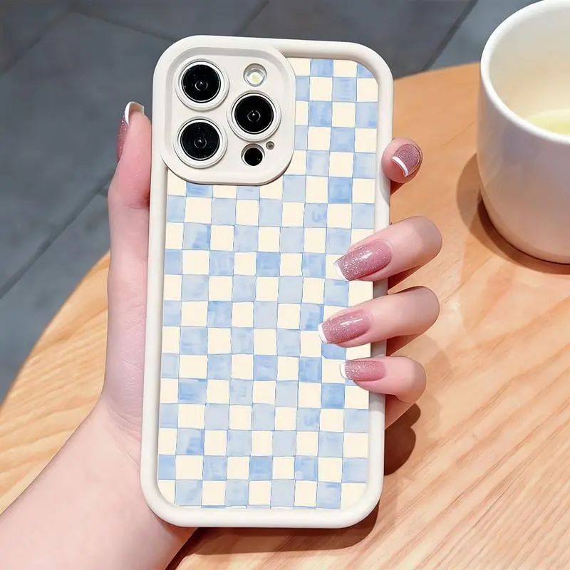 Milanese checkerboard pattern phone case. Compatible with iPhone 17 Pro Max, 16 Pro Max, 15 Pro Max, and 14 Pro Max. Includes lens protection. Also compatible with iPhone 15, 14, 13, and 12. Made of skin-friendly TPU material.