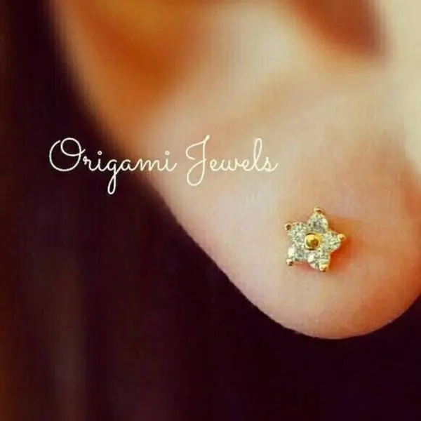 Mini Flower Cartilage Earring • Flower Threadless Labret • Small Tragus Barbell • Conch Flower Stud • Tiny Floral 18g 20g Pushpin Flat Back