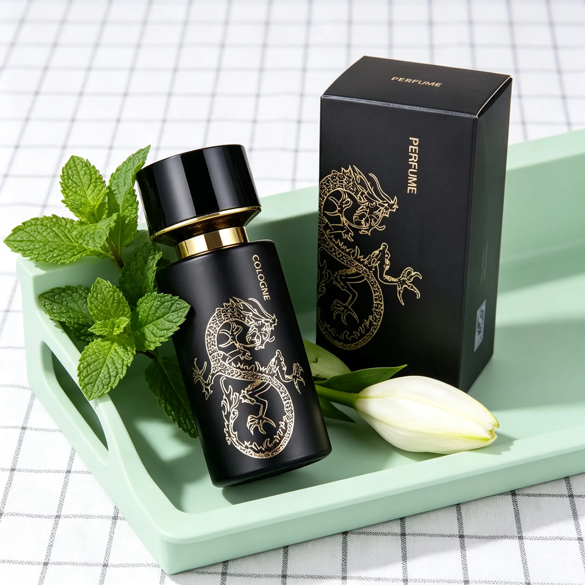 Men's Gu Long perfume, with fresh floral fragrance, is a charming men's perfume that makes an excellent gift for Christmas.