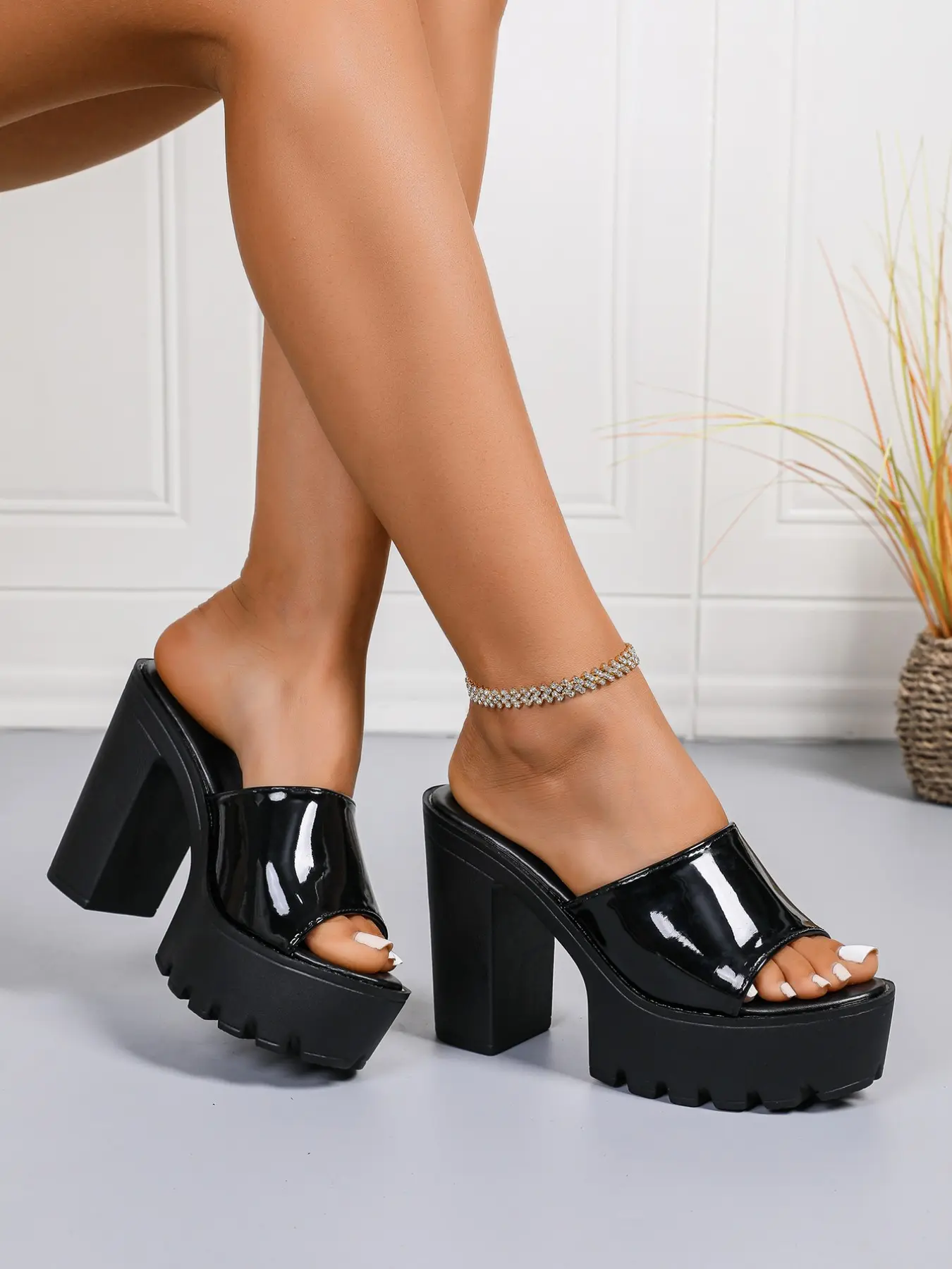 3-color summer fashionable Stylish high-heeled sandals for women, plus size PU thick soled slippers, comfortable for daily wear, suitable for summer dress matching, suitable for multiple occasions