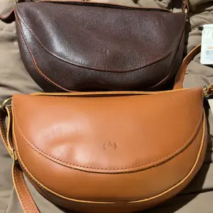 Portland Leather Koala Sling Bag – Premium Leather Crossbody Shoulder Bag for Travel & Everyday Carry – Adjustable Strap, Magnetic Closure