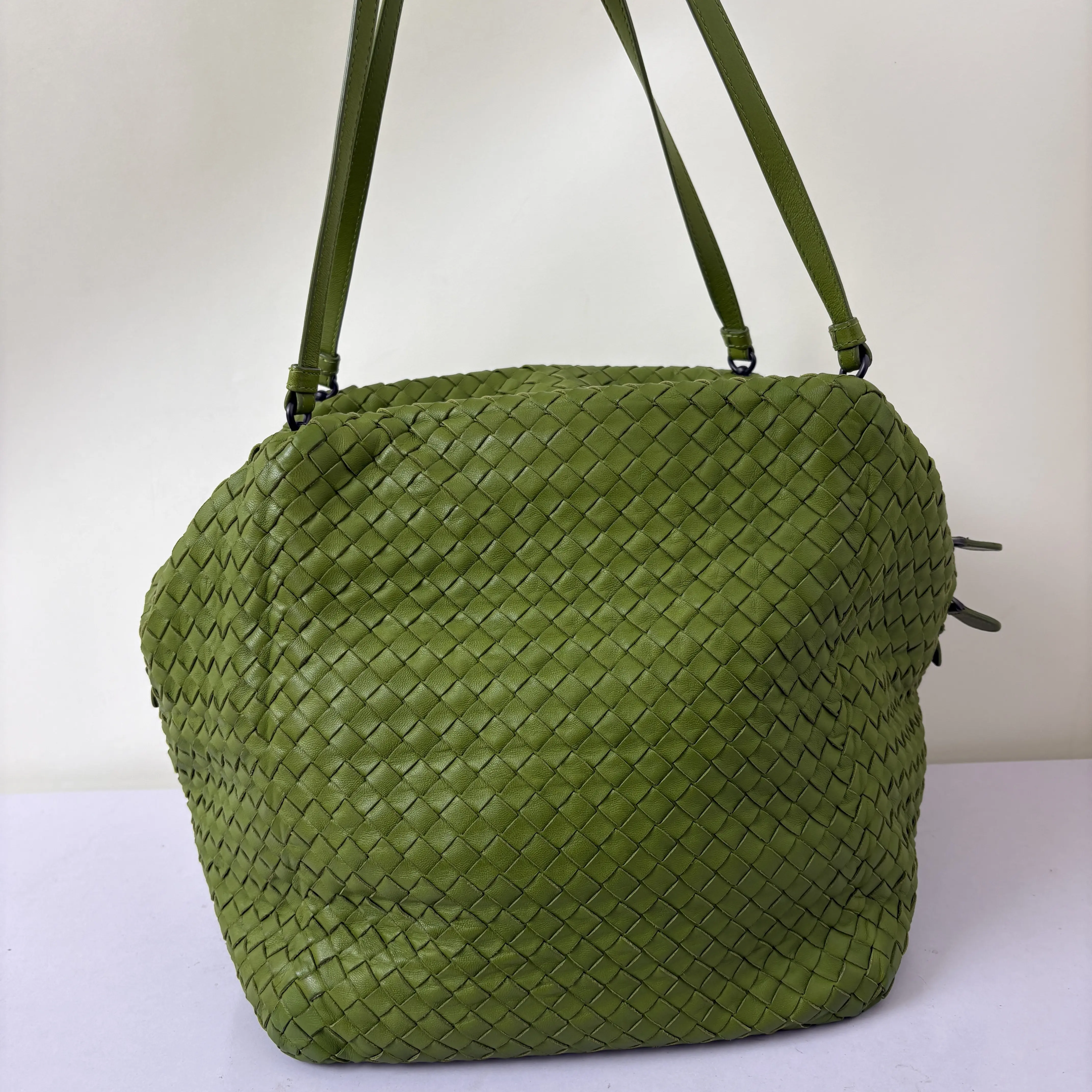 Pre-owned Calfskin Shoulder Bags Bottega Veneta Green Woven Leather Hobo Bag
