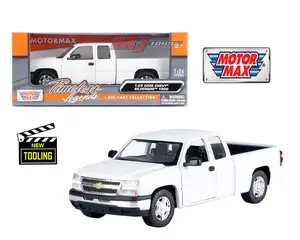 Motormax 1:25 2006 Chevrolet Silverado 1500 White Diecast Model Car