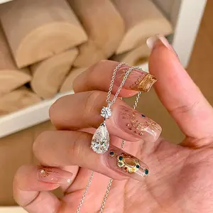 Korean version of exquisite water drop necklace women's light luxury niche ins zircon commuting cold wind stainless steel collarbone chain