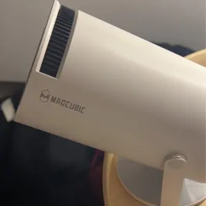 easiny mini spotlight projector