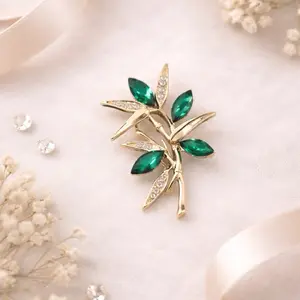 Green Leaf Brooch Gold, Emerald Rhinestone Pin, Nature Inspired Jewelry, Elegant Leaf Brooch, Gift for Her, Wedding Brooch, Botanical Pin