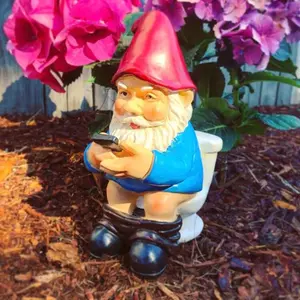 3D Dwarf Toilet Play Phone Statue Naughty Garden Gnome Figurines Decoration Mini Resin Doll Figurines Art Crafts Lawn Yard Decor