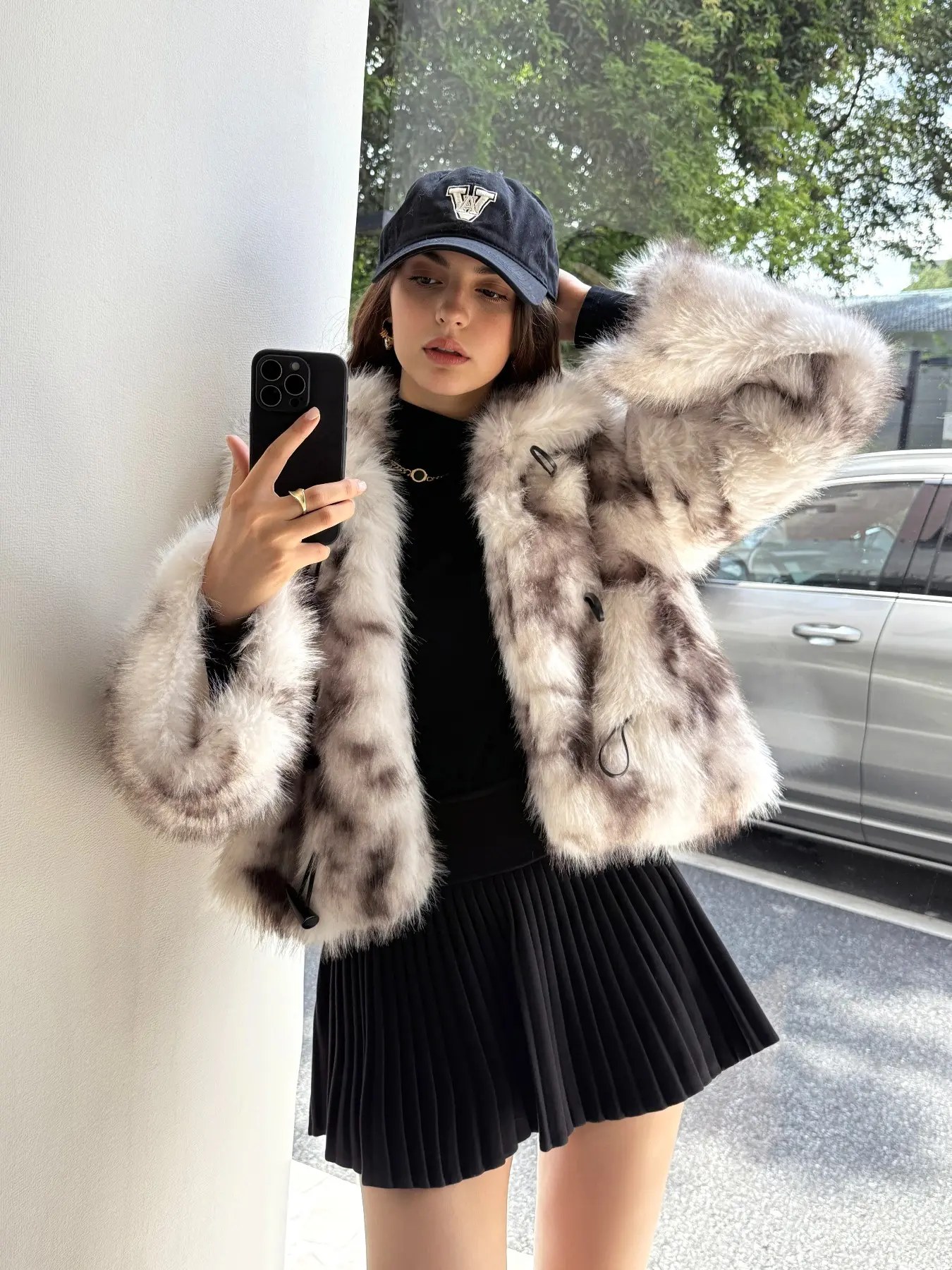 Women's Leopard Print Faux Fur Coat, Short Warm Winter Jacket, Stylish Retro Horn Button Design, Casual Fashion Outerwear