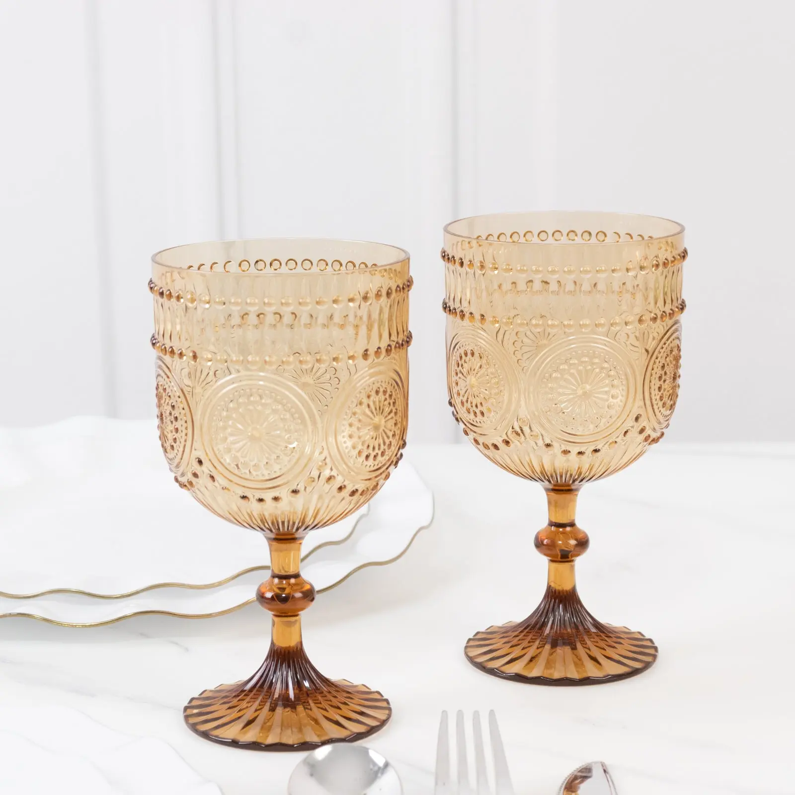 12-Pack Plastic Party Wine Glasses, 15oz Reusable Shatterproof Amber Gold Vintage Drinking Glasses Set - Embossed Floral Pattern Kitchen Decorative Goblets