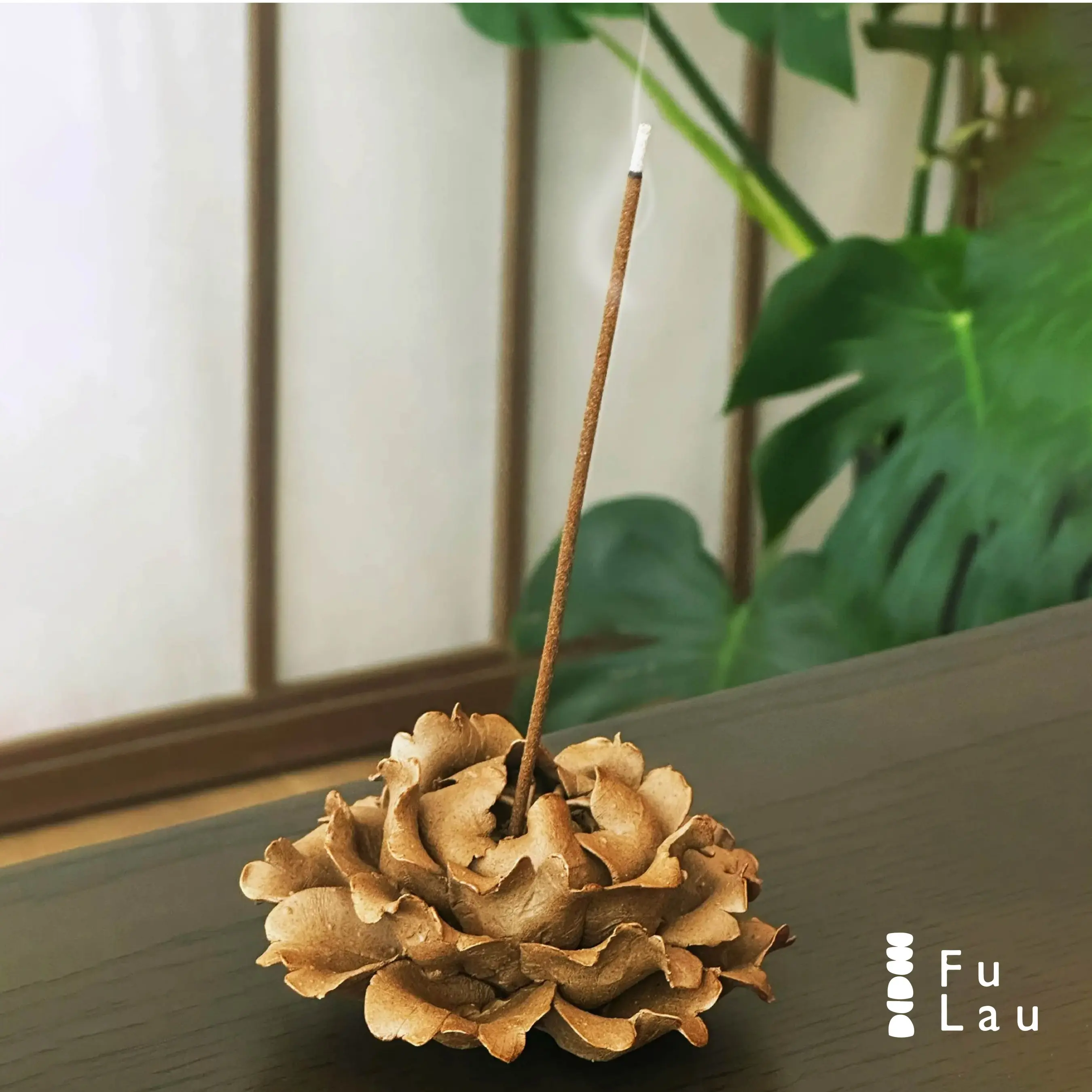 Ceramic Lotus Flower Incense Holder Zen Design for Agarwood & Sandwood Universal Incense Sticks Holder 1 Piece