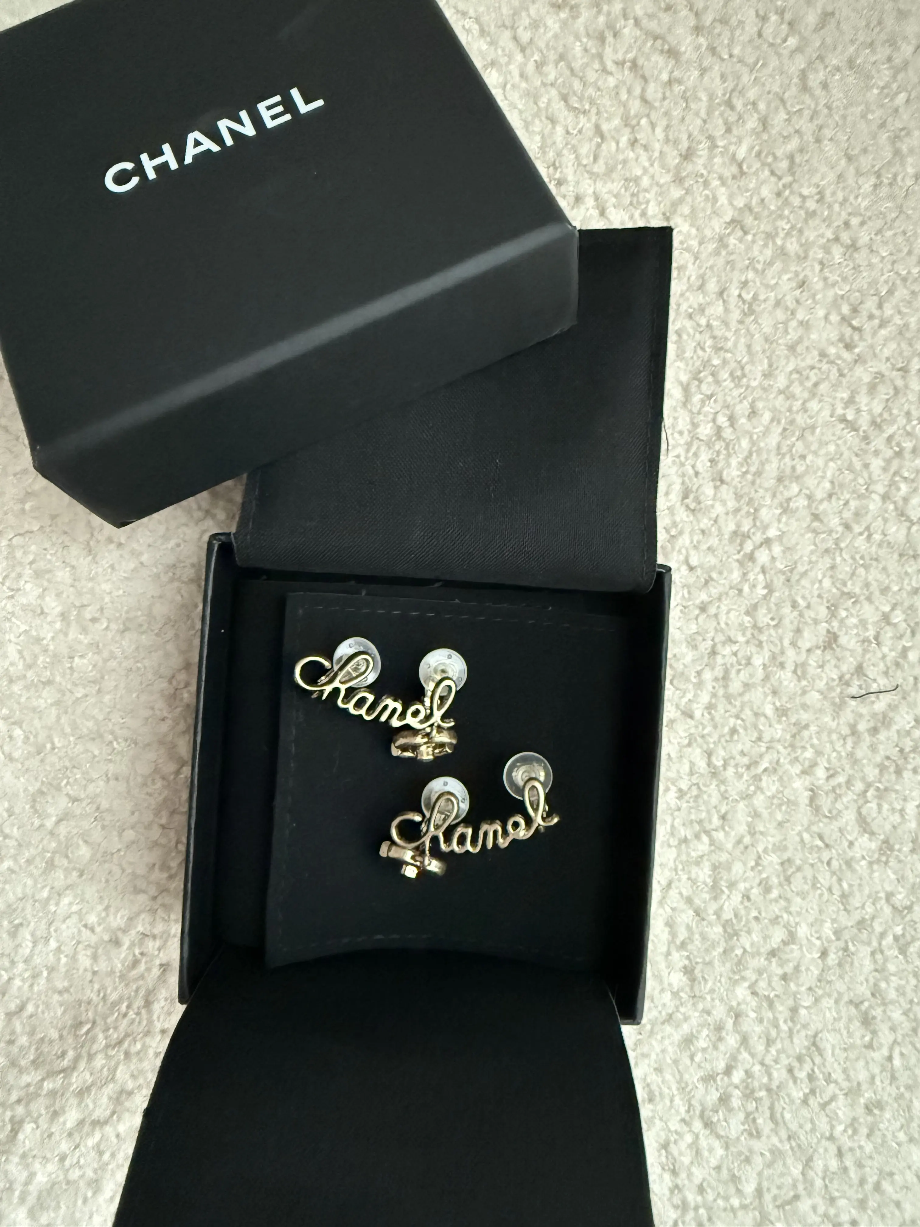 Pre-owned Chanel Logo Turnlock Earrings