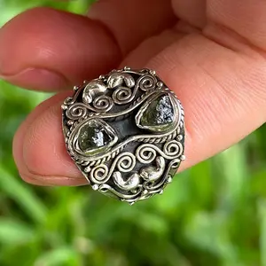 Size 7 Sterling Silver Moldavite Ring Size 7 Sterling Silver Moldavite Ring