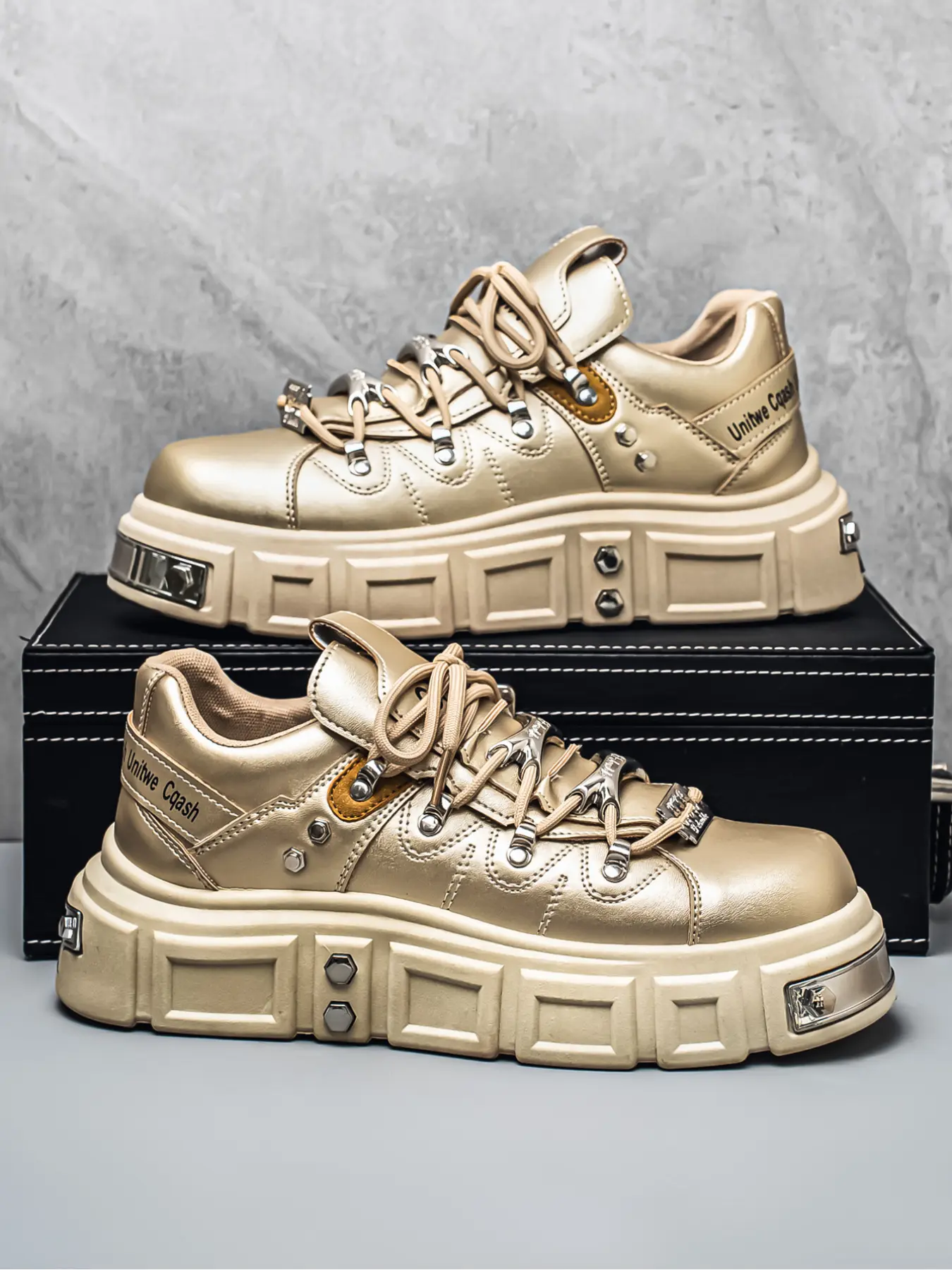 Men's Metallic Shiny Platform Skate Shoes, Retro Rivet Height Increasing Chunky Sole Sneakers, Fashion Metal Style Daily Casual Footwear
