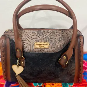 Artesanal Love Speedy Black Cowhide Handbag with Floral Embroidery and Heart Charm