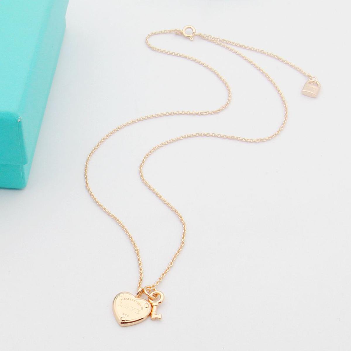 Timeless Heart and Key Pendant Necklace, Elegant Collarbone Chain for Daily Wear & Office Style