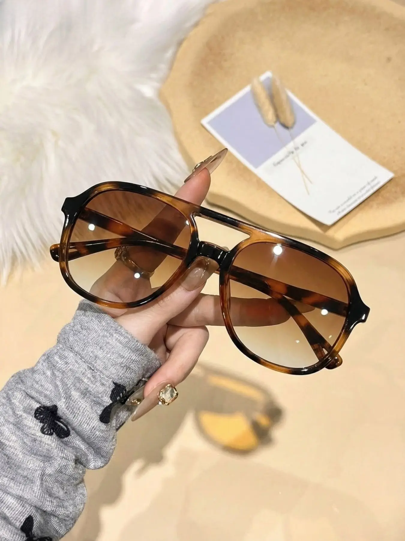 Vintage Pilot Sunglasses for Men and Women, Classic Aviator Sunglasses, Fashion Classic Design, Sun Protective Sunglasses, Sports, Travel, Beach, Driving, Outdoor Activities, Party, Sun Protection