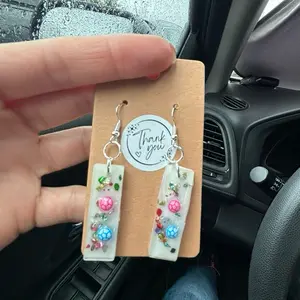 White resin earrings