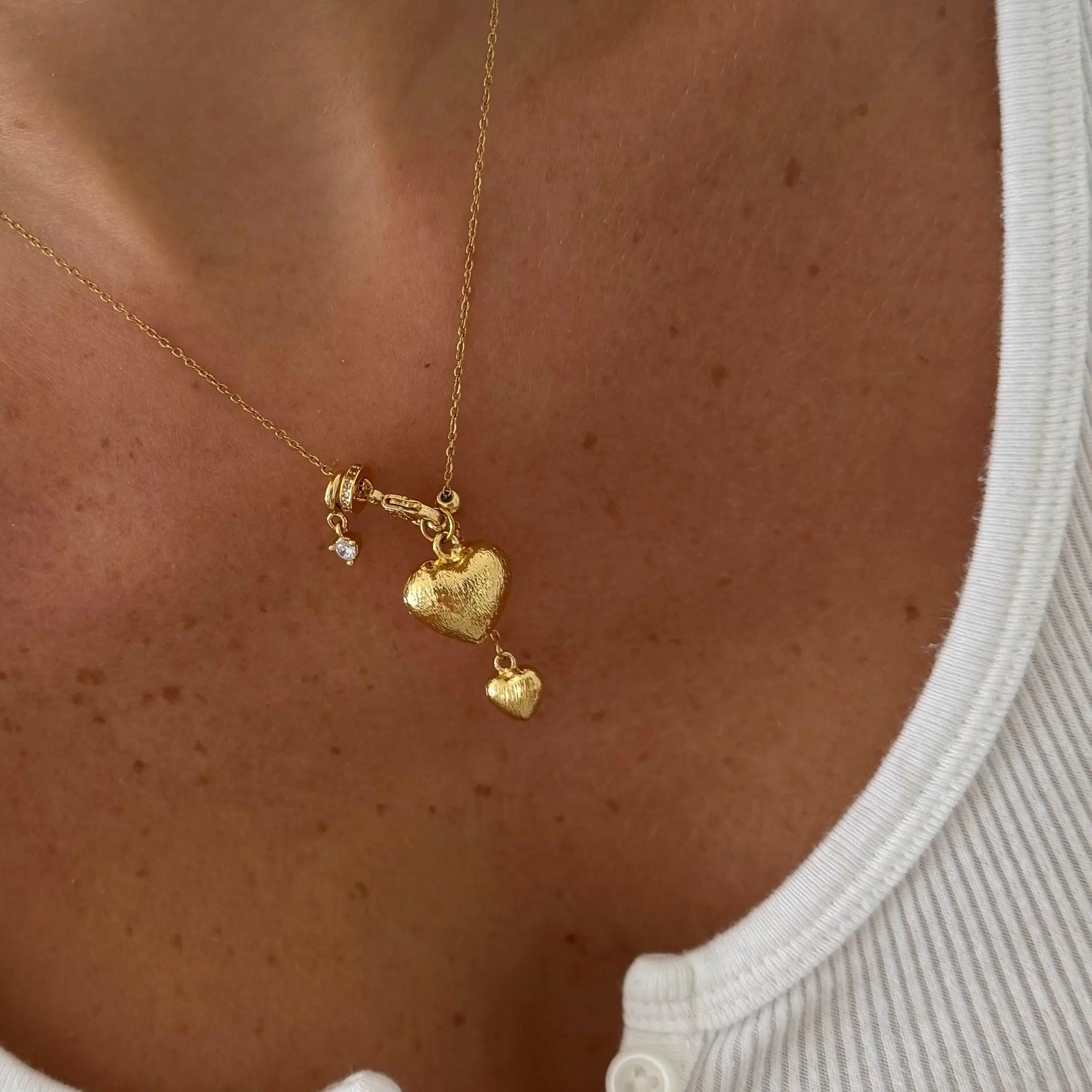 EVRY JEWELS Gold or Silver Plated Women's Hypoallergenic Hearts in Motion Necklace