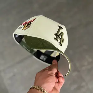 Los Angeles Dodgers New Era 9FORTY Adjustable Cap – Cream Crown with Dark Green Brim, Embroidered LA Logo Streetwear Hat, Limited Edition 2026 Urban Streetwear Gorra premium, moda urbana para hombres y mujeres, ideal para destacar tu estilo en TikTok.