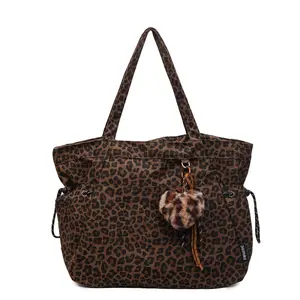 Animal Pattern Canvas Heart Charm Bag, Roomy Aesthetic Tote for Office & School, Versatile Textile Shoulder Handbag Design Vintage Work Tote