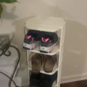 UFORU Small shoe rack, 6/9-layer plastic vertical shoe rack for small spaces, Footwear Organization，shoe rack,shoe cabinet storage